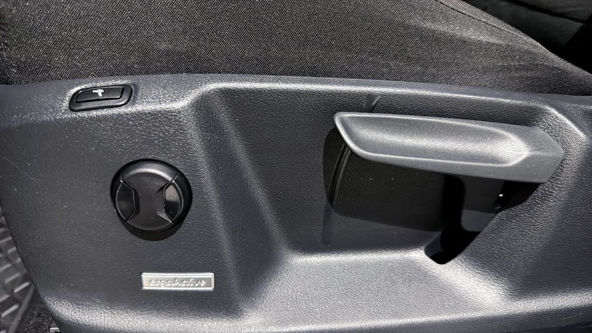 Vehicle Image 24