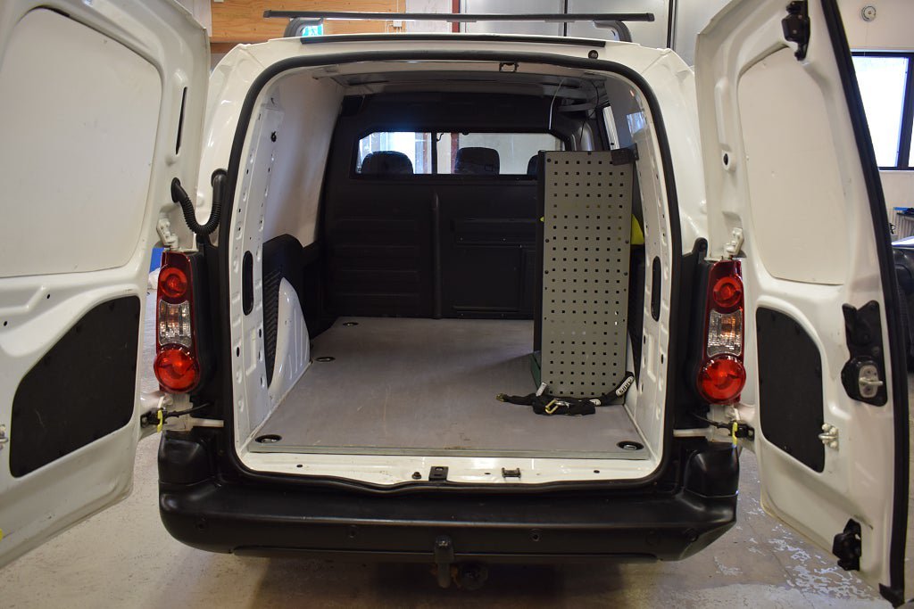 Vehicle Image 13