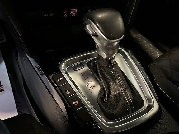 Vehicle Image 24