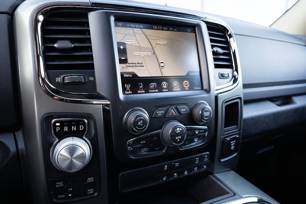 Vehicle Image 19