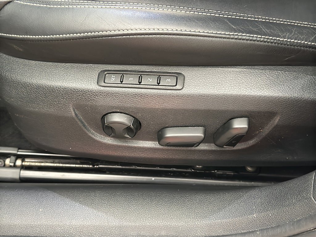 Vehicle Image 27