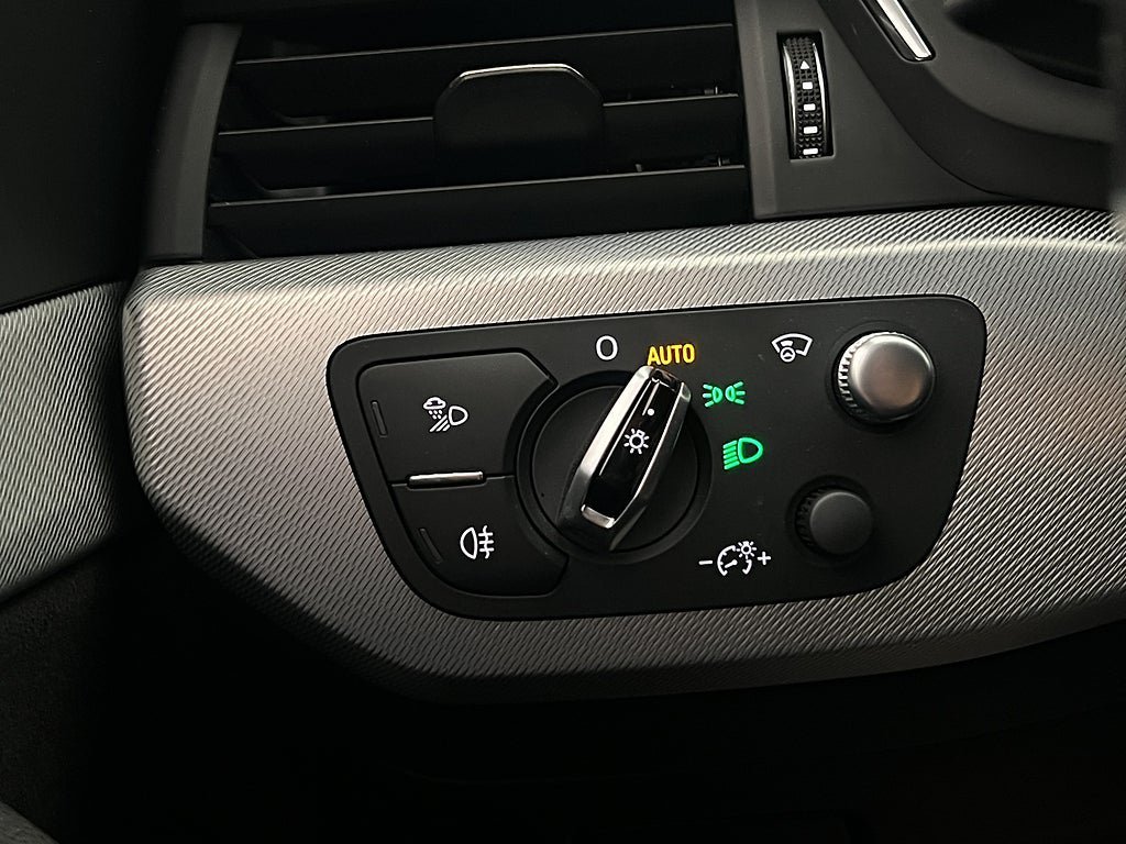 Vehicle Image 27