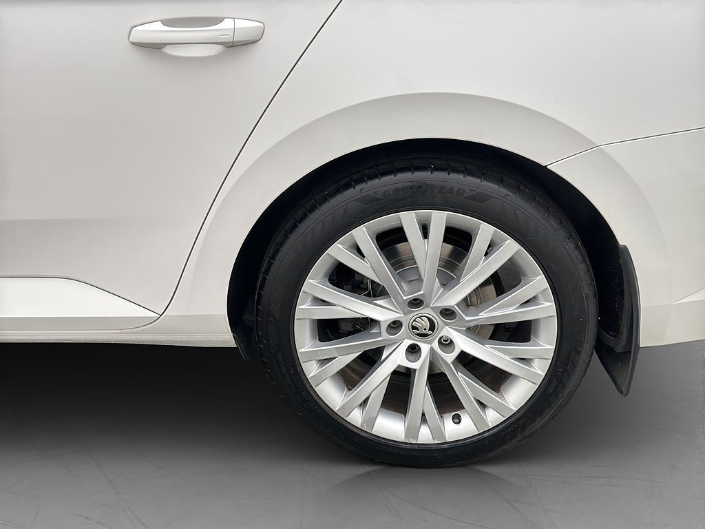 Vehicle Image 30