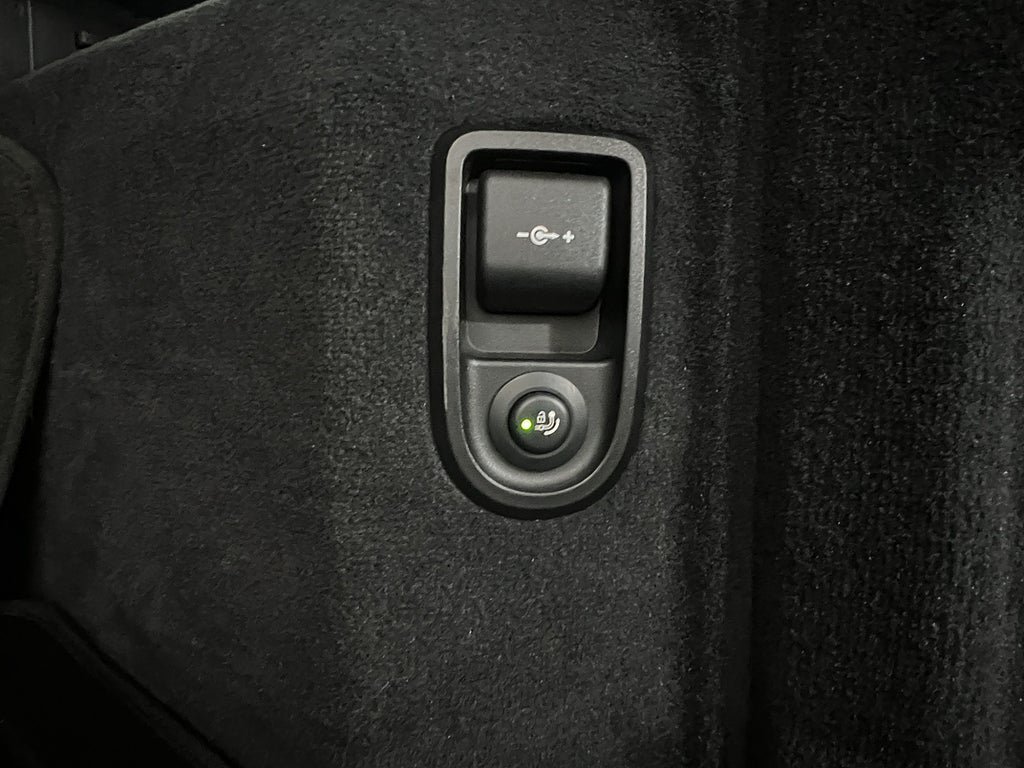 Vehicle Image 34