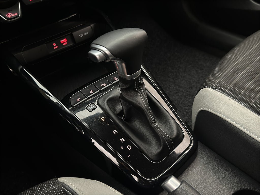 Vehicle Image 22
