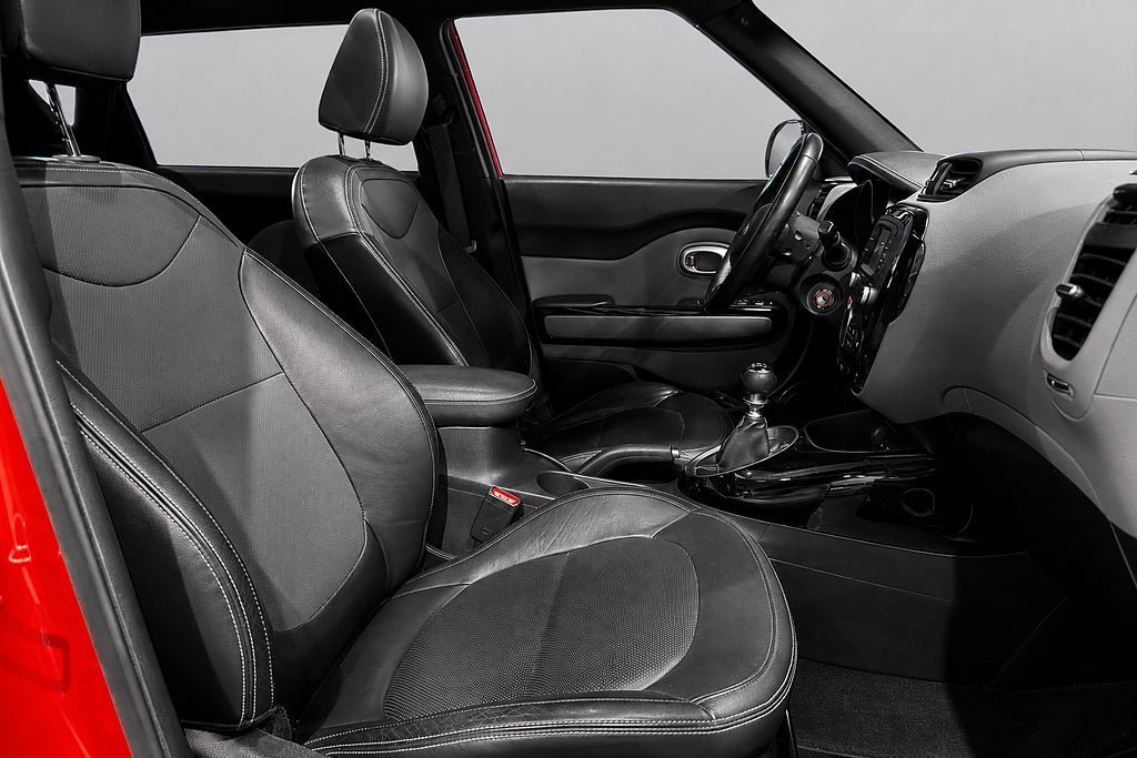 Vehicle Image 12