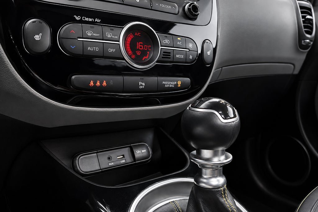 Vehicle Image 14
