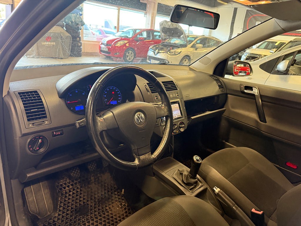 Vehicle Image 9
