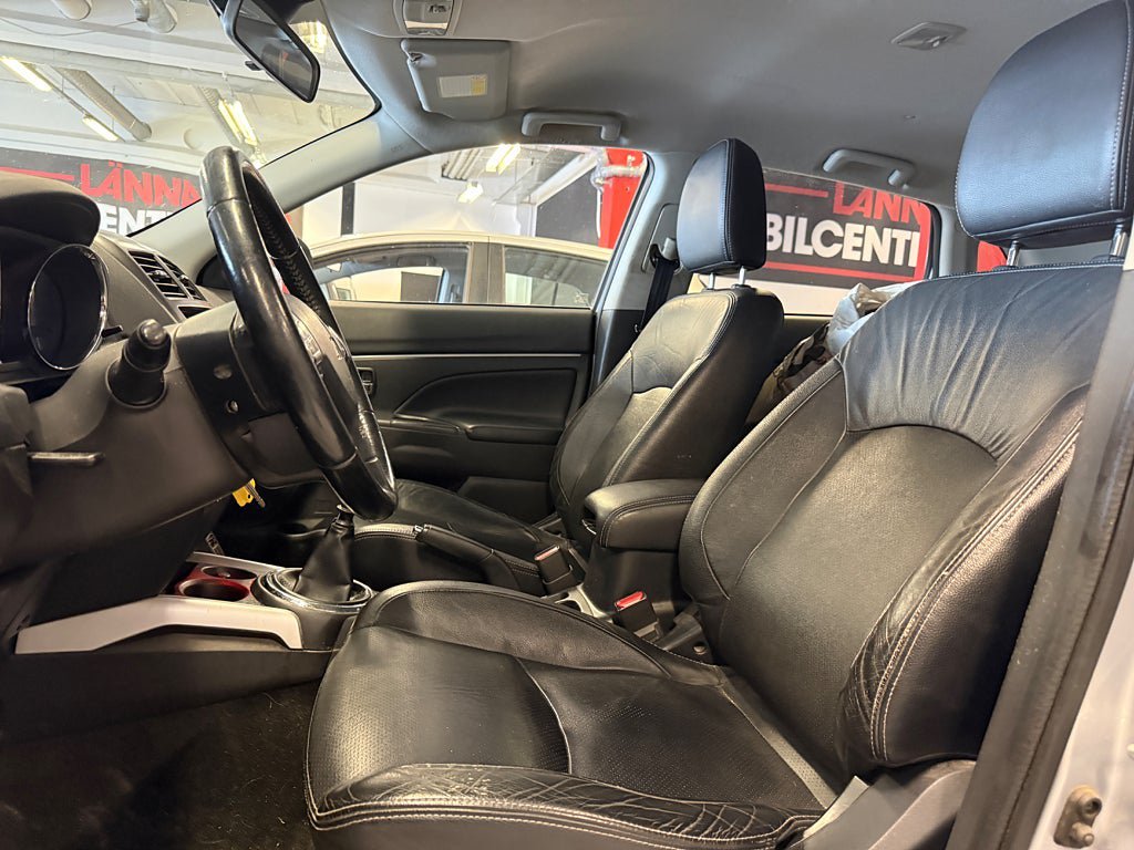 Vehicle Image 14