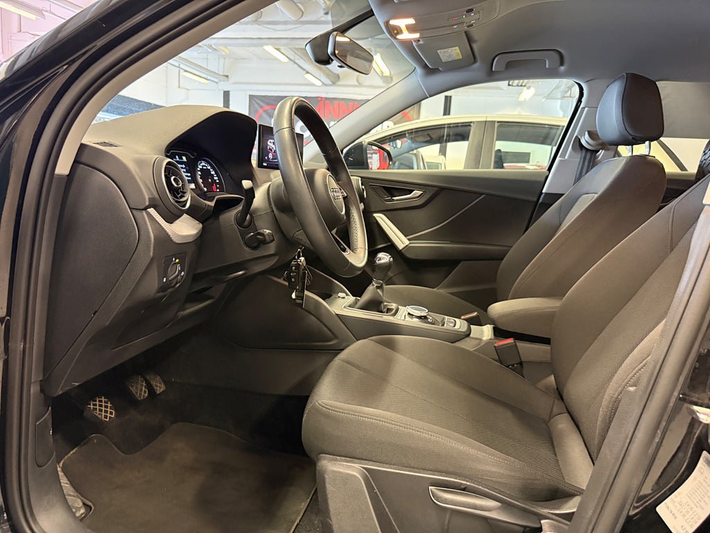 Vehicle Image 15