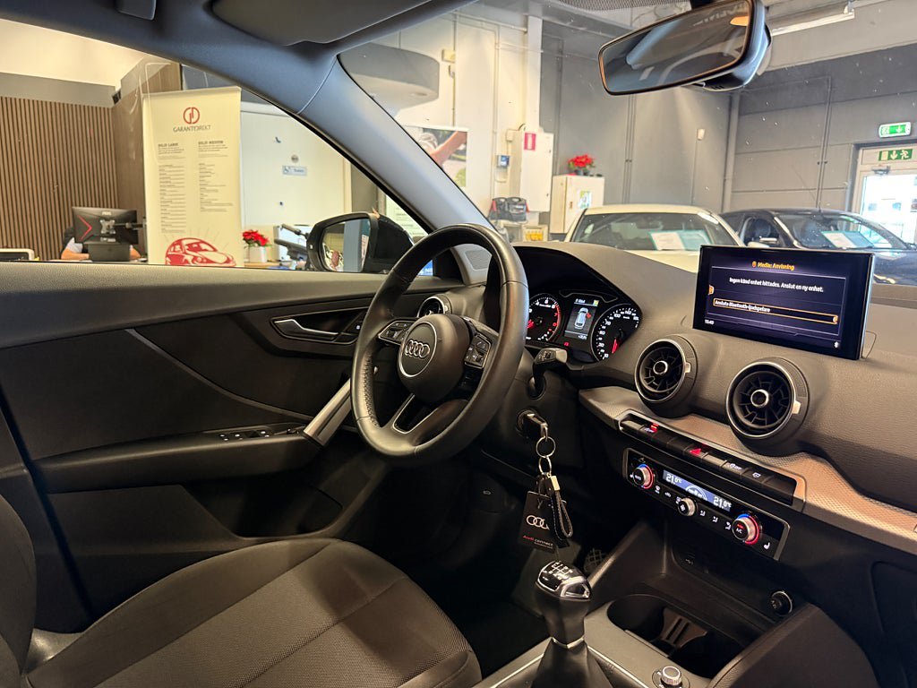 Vehicle Image 21
