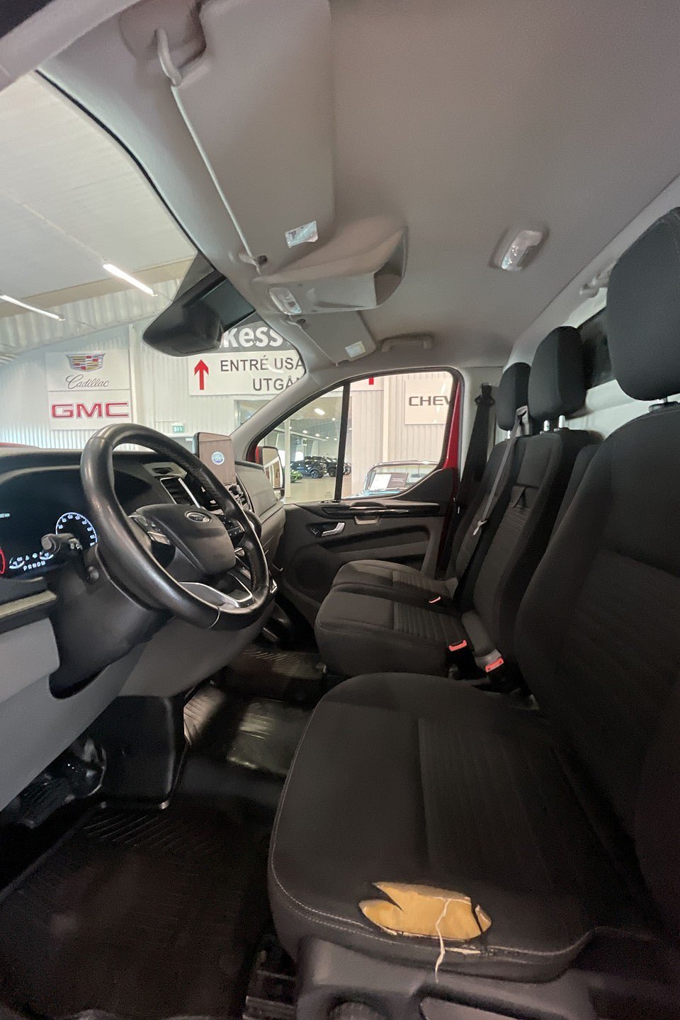 Vehicle Image 9
