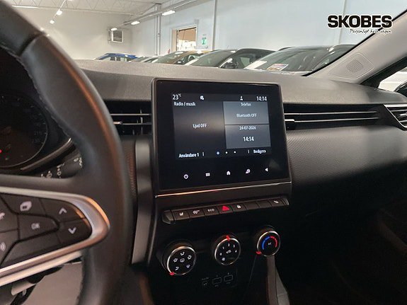 Vehicle Image 14