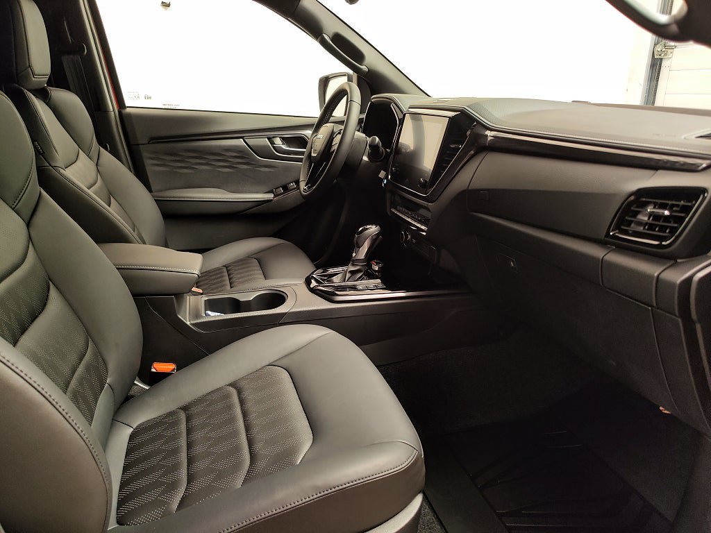 Vehicle Image 9
