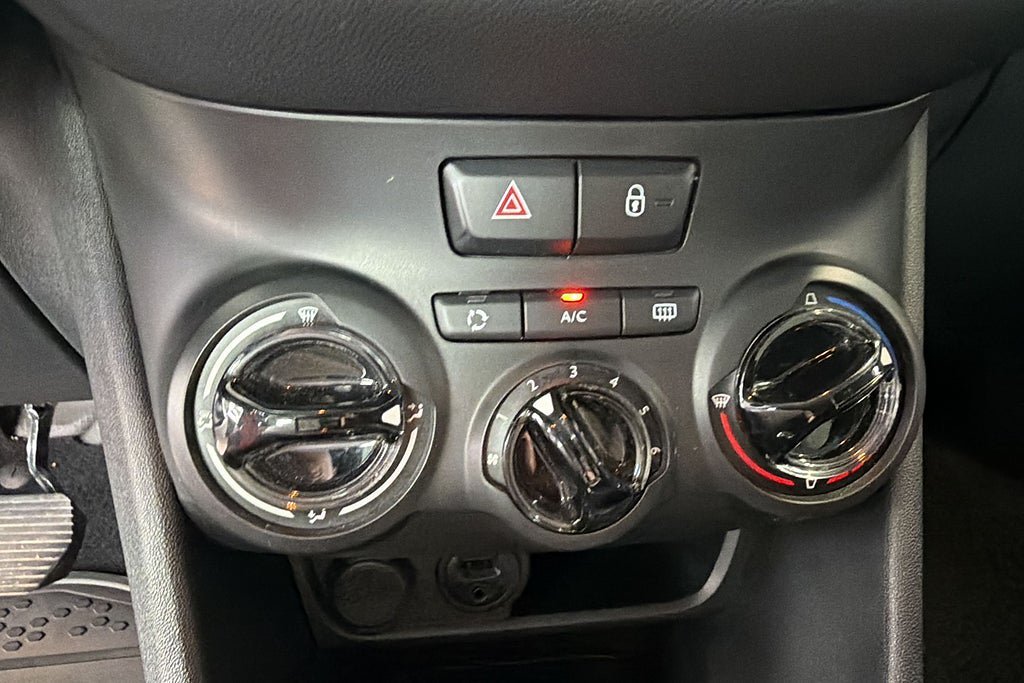 Vehicle Image 17