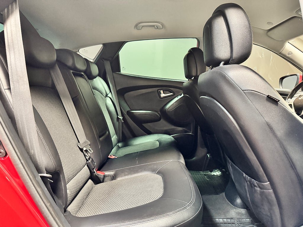 Vehicle Image 8