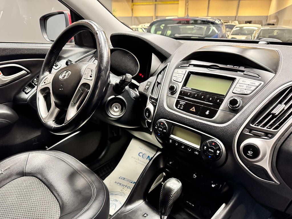 Vehicle Image 10