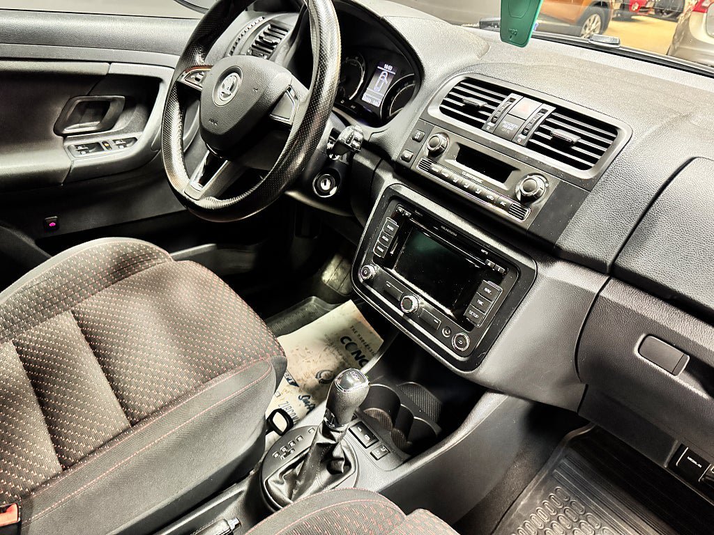 Vehicle Image 14