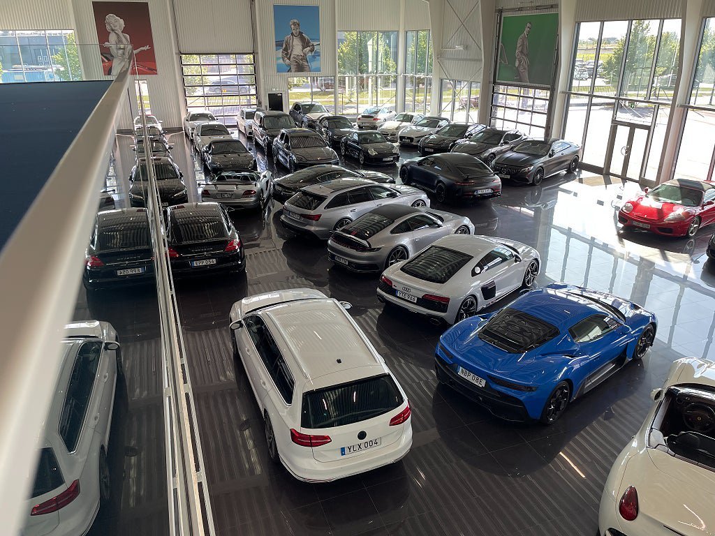 Vehicle Image 6