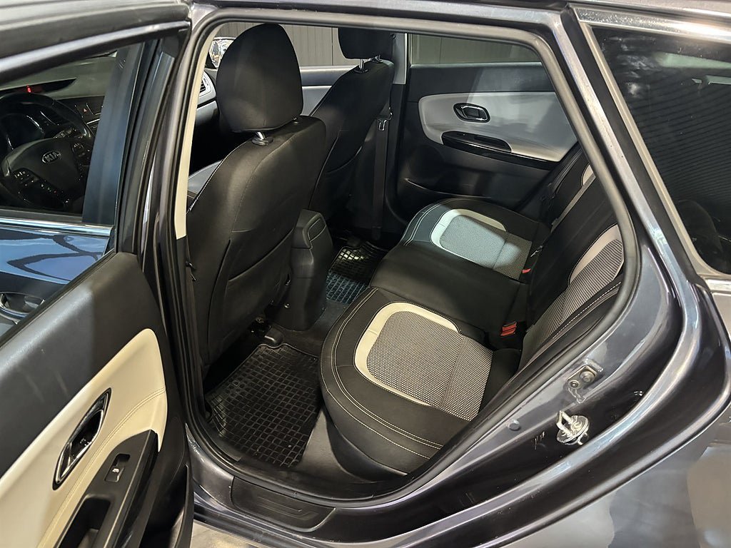 Vehicle Image 17