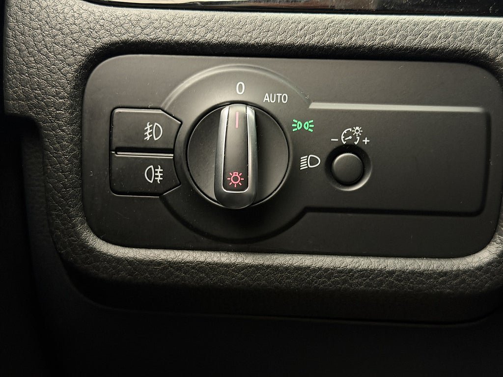 Vehicle Image 33