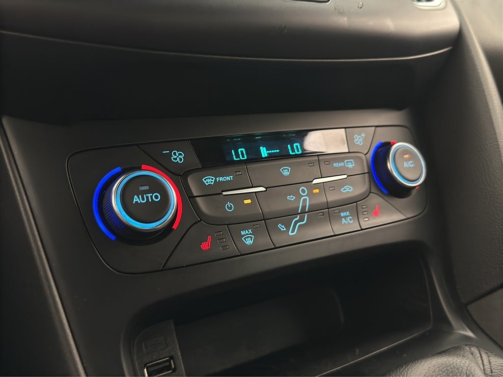 Vehicle Image 26
