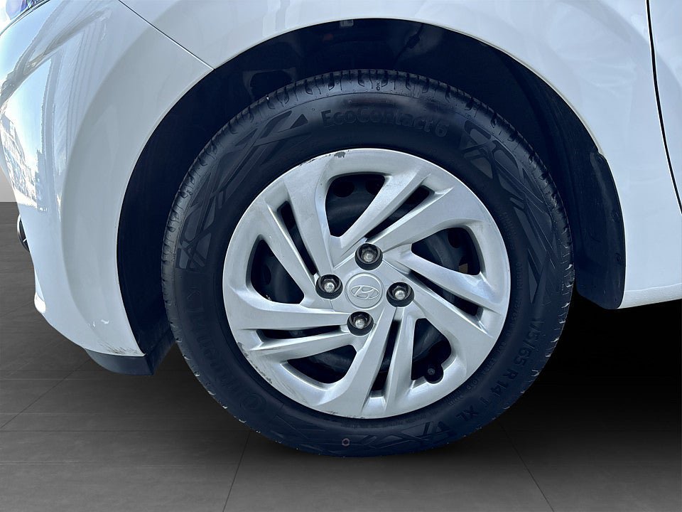 Vehicle Image 14