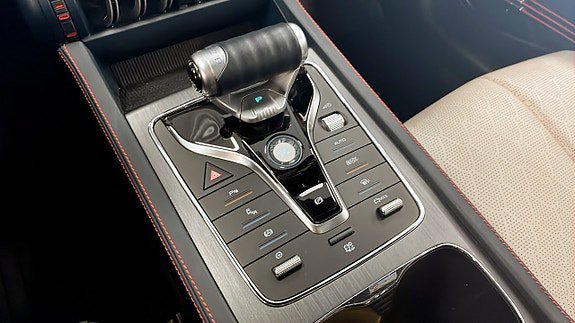 Vehicle Image 15