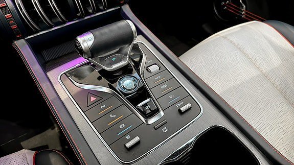 Vehicle Image 16