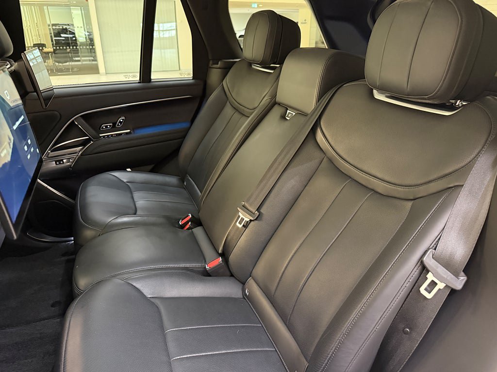 Vehicle Image 19