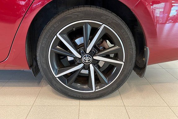 Vehicle Image 17