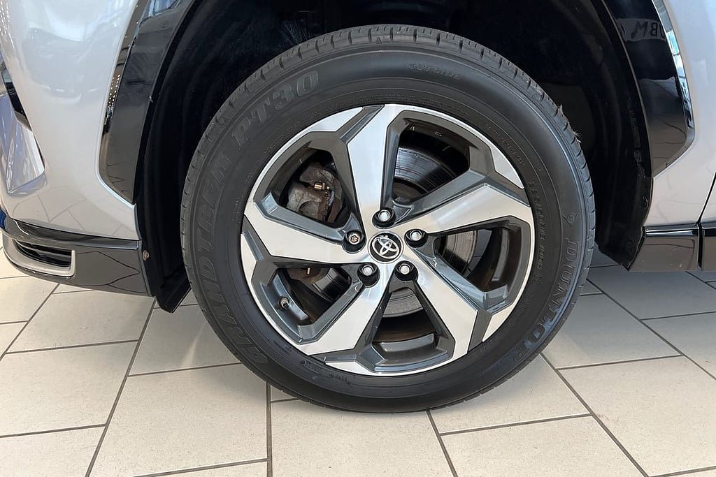 Vehicle Image 17