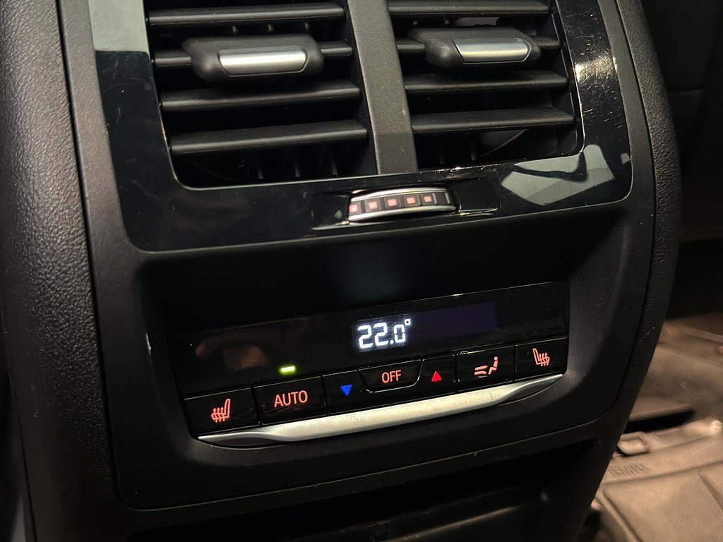 Vehicle Image 29