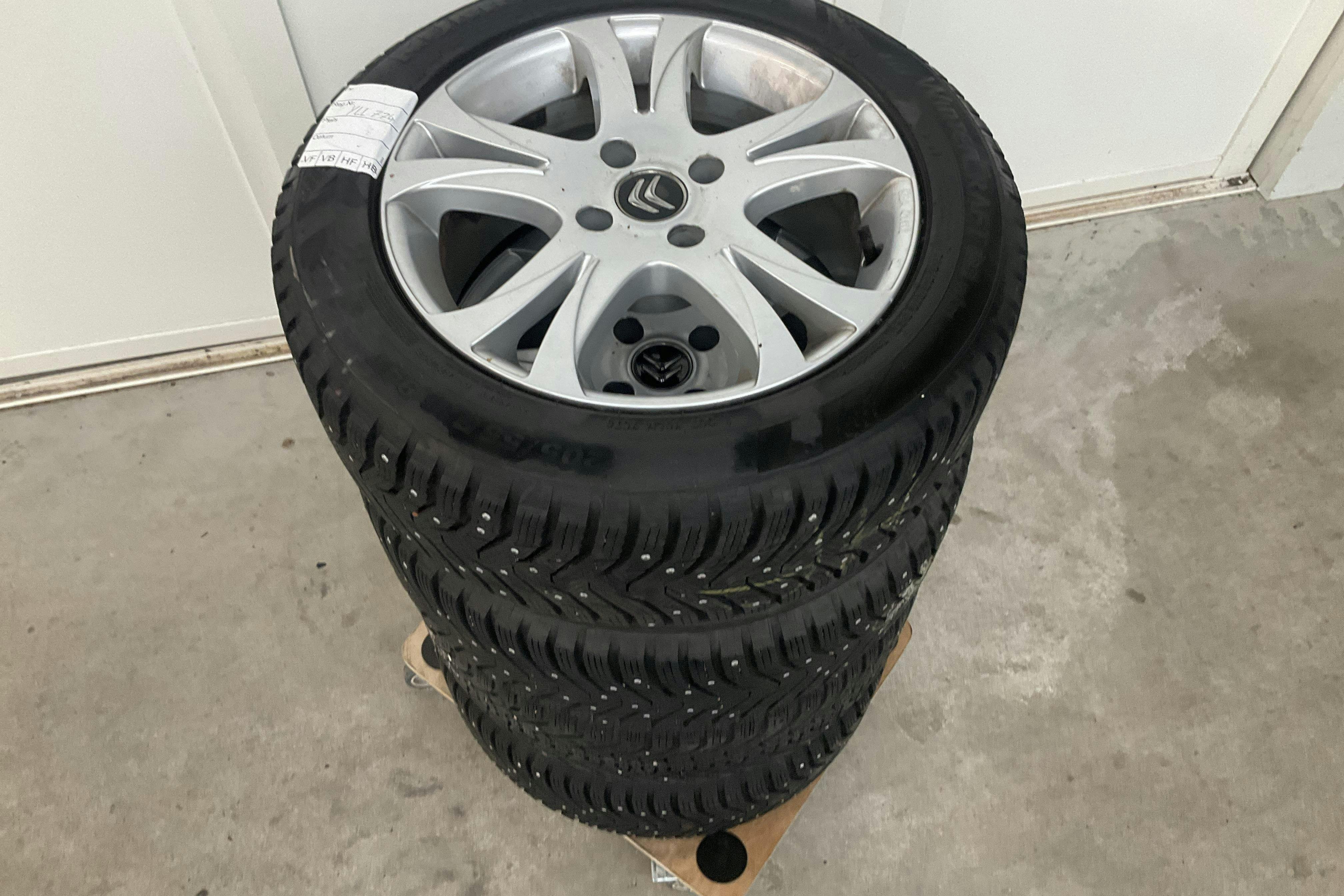 Vehicle Image 11