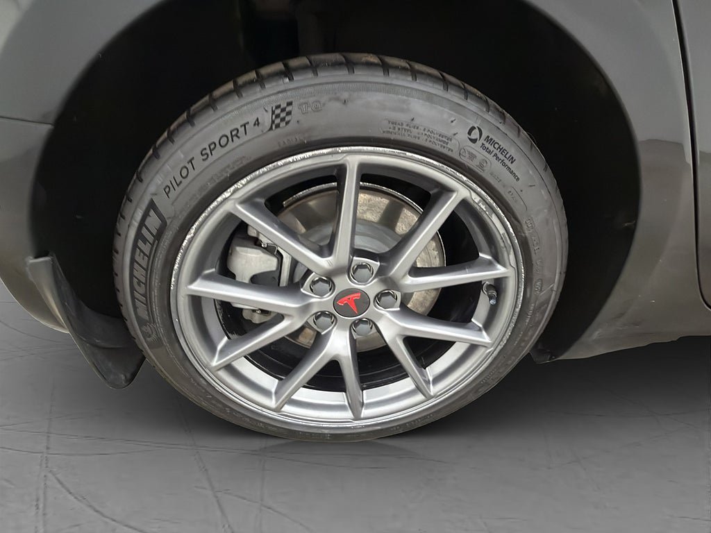 Vehicle Image 33