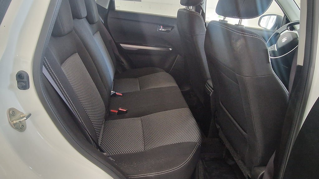 Vehicle Image 10