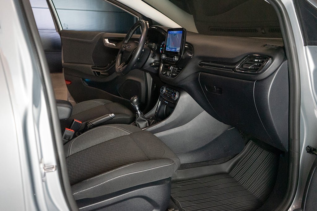 Vehicle Image 14