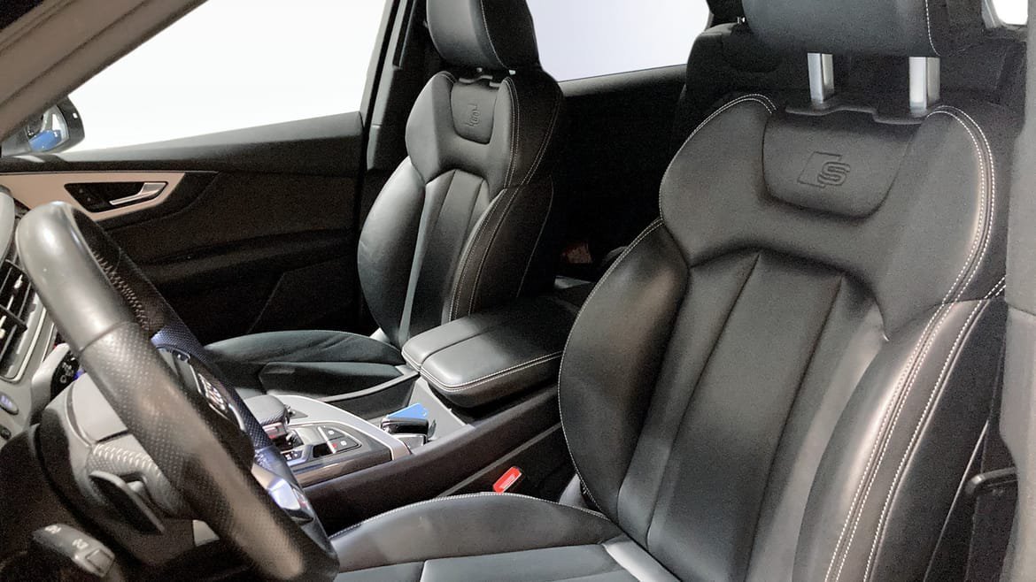 Vehicle Image 8
