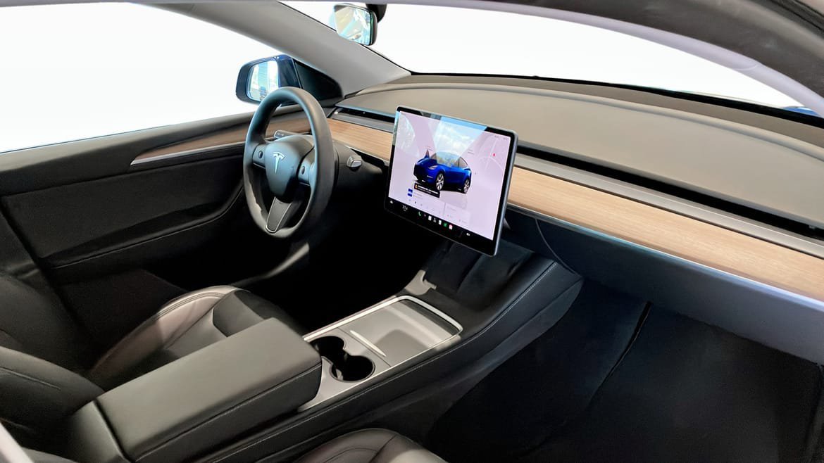 Vehicle Image 12