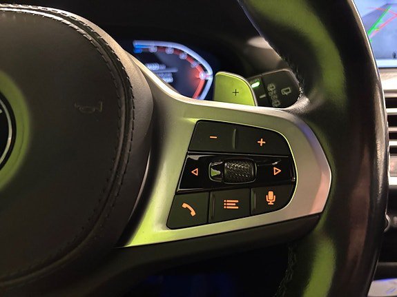 Vehicle Image 24