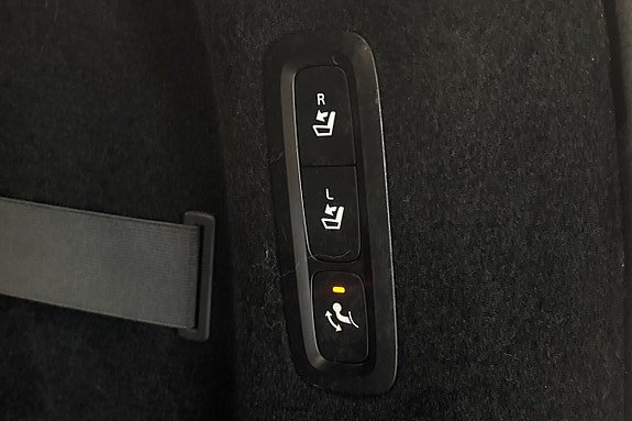 Vehicle Image 29