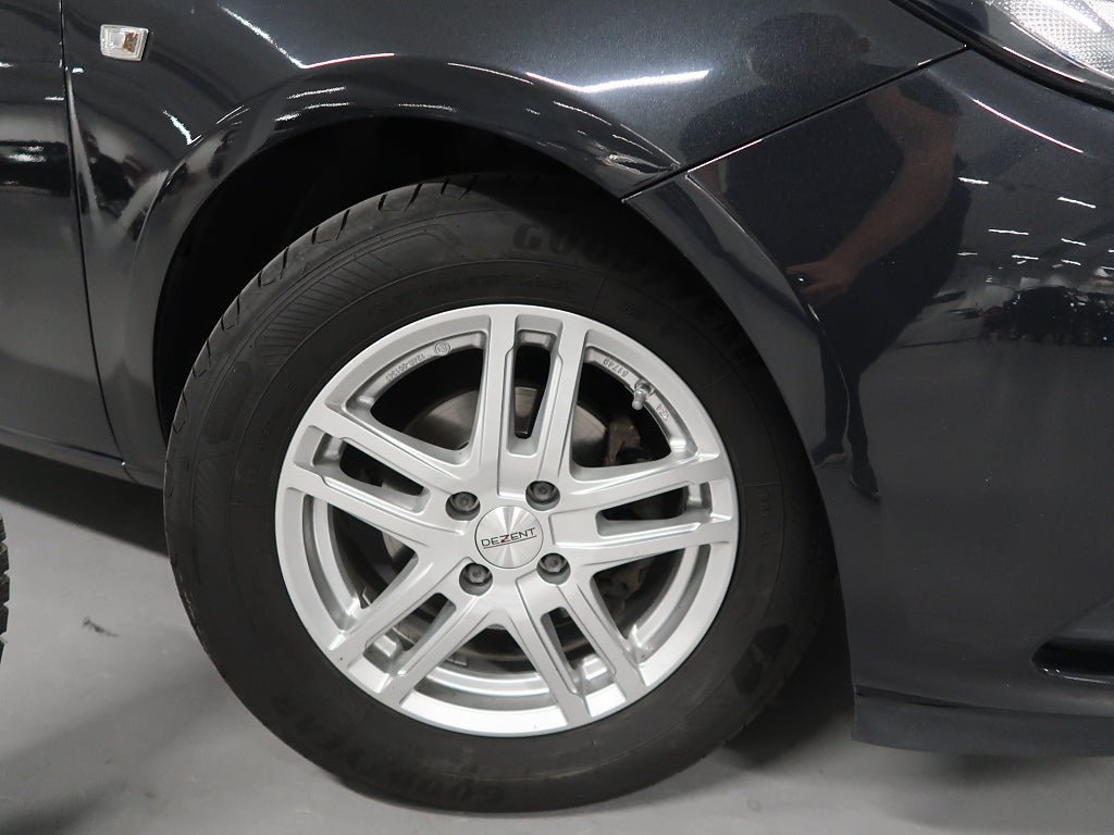 Vehicle Image 12