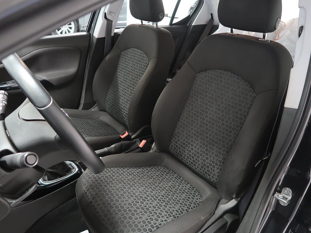 Vehicle Image 16