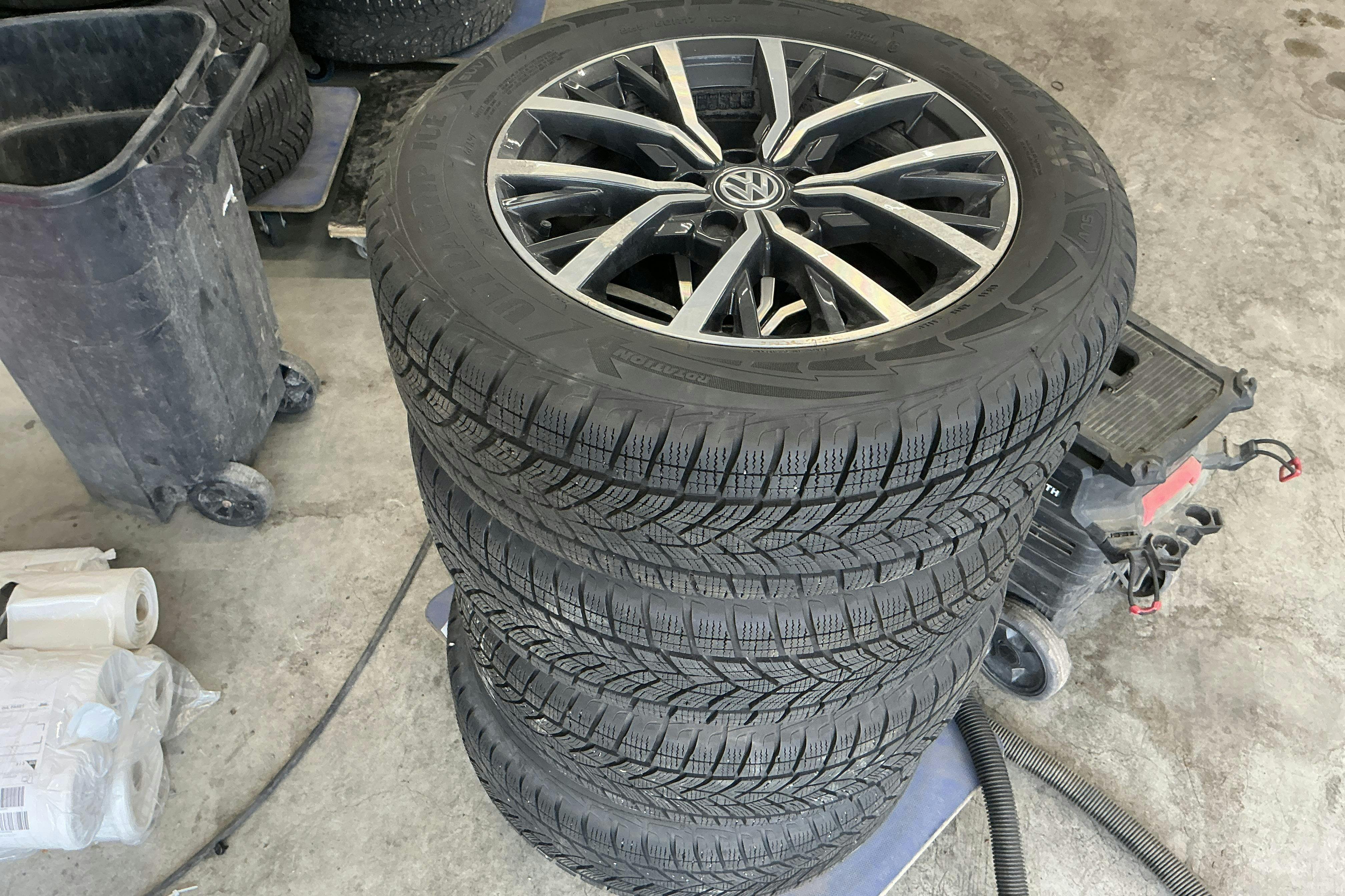 Vehicle Image 15