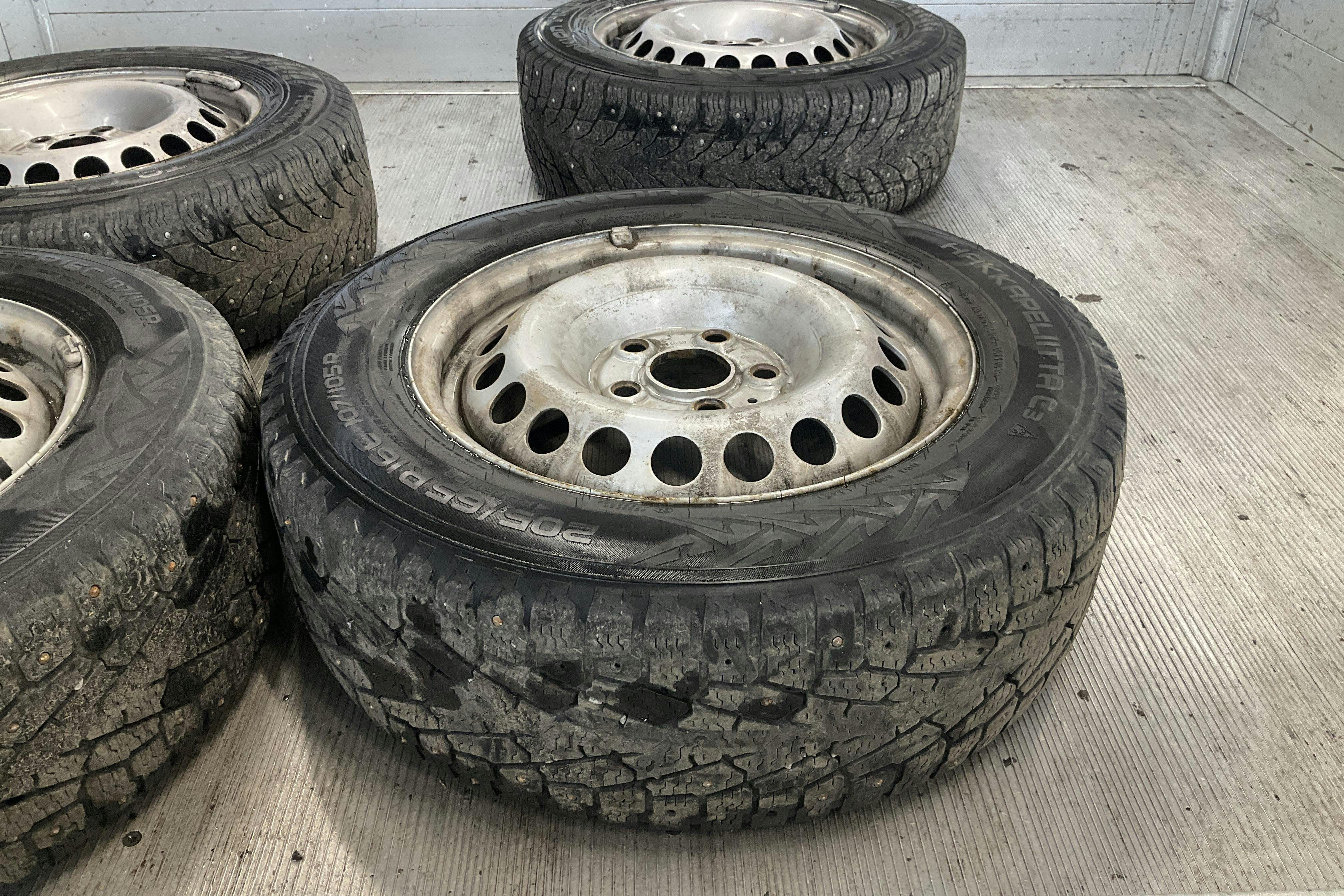 Vehicle Image 13