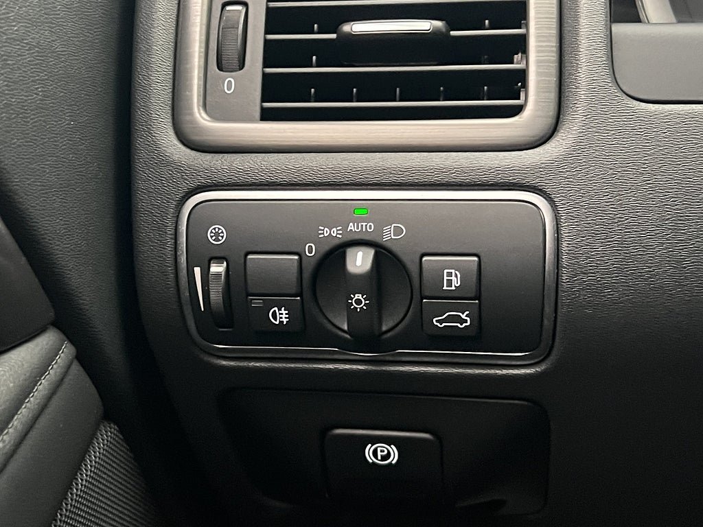 Vehicle Image 28