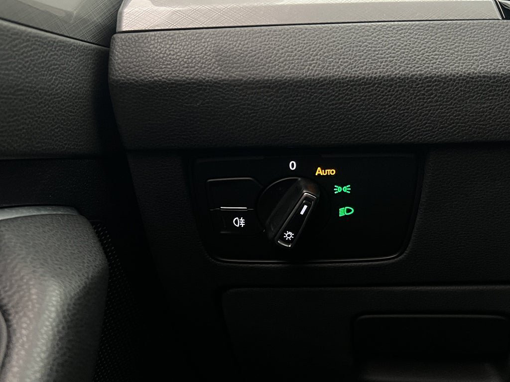 Vehicle Image 28