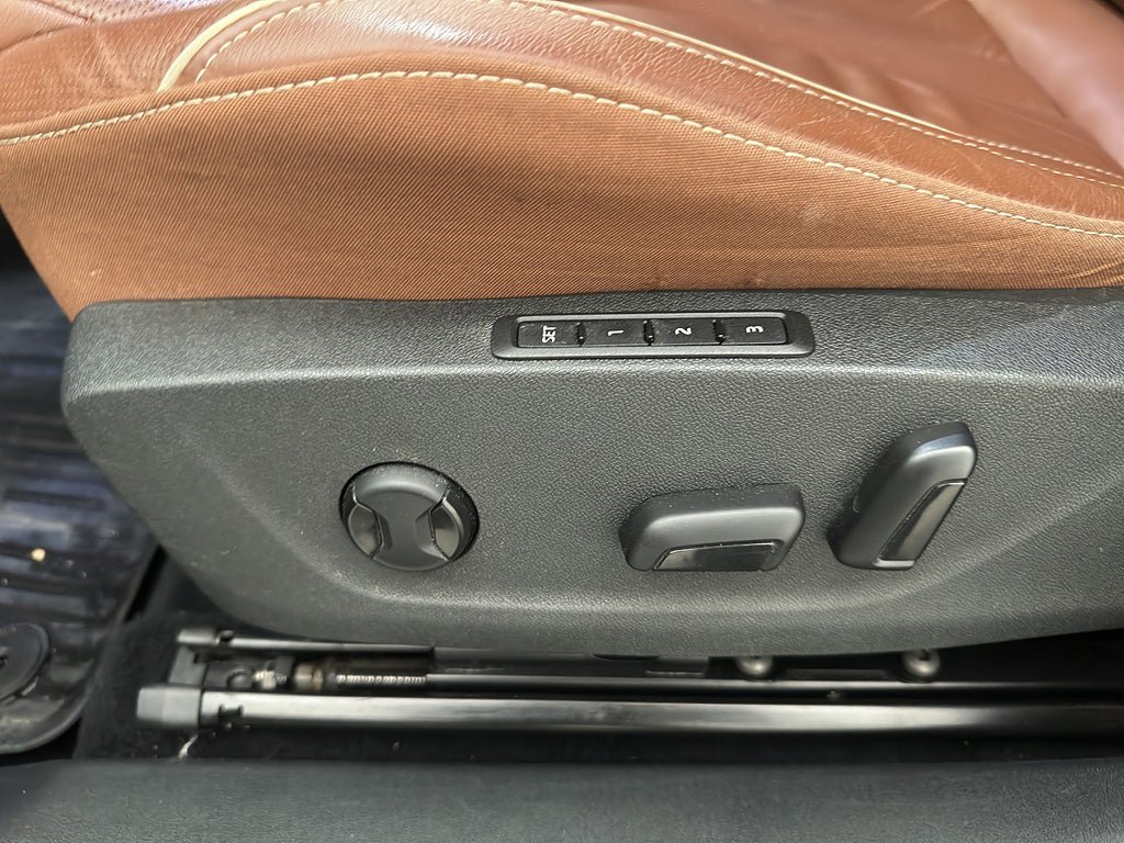 Vehicle Image 32
