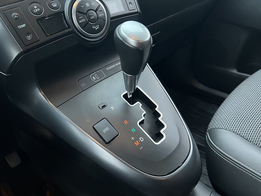Vehicle Image 22