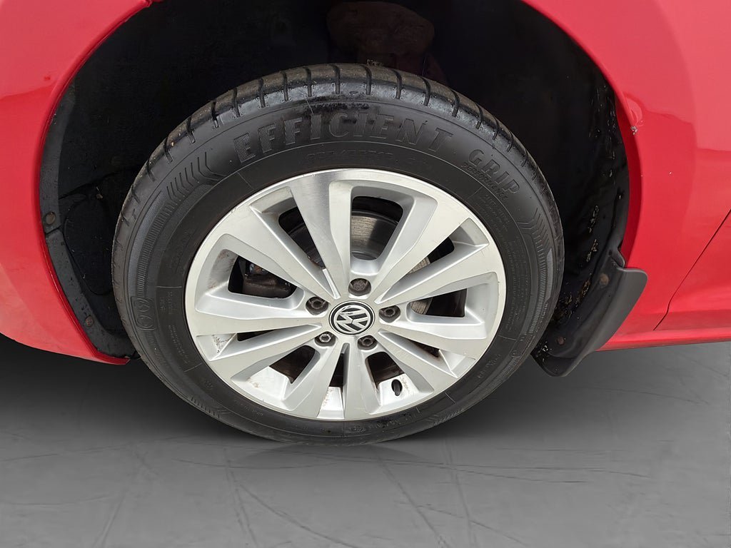 Vehicle Image 25